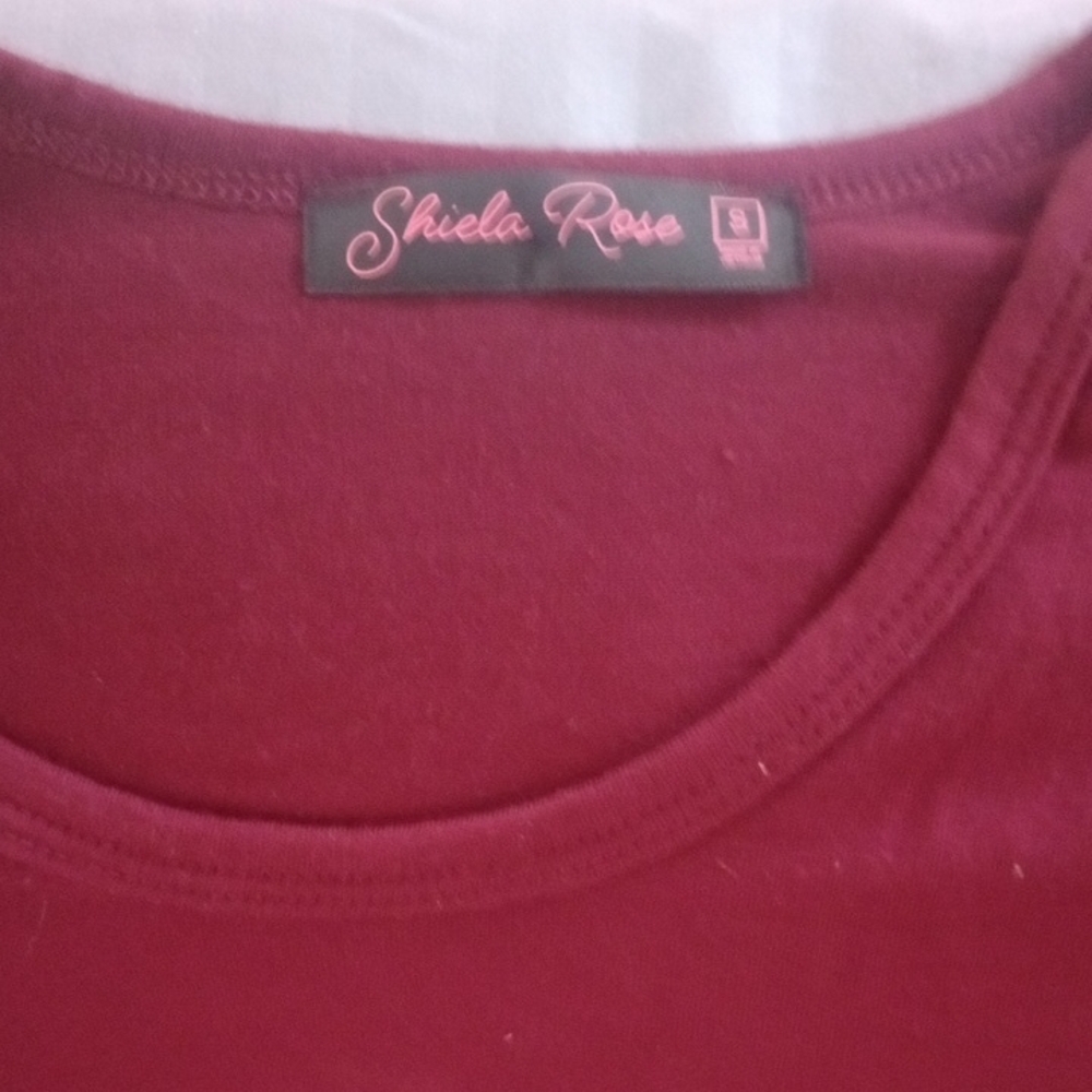 Burgundy Sheila Rose dress size small does not look small
